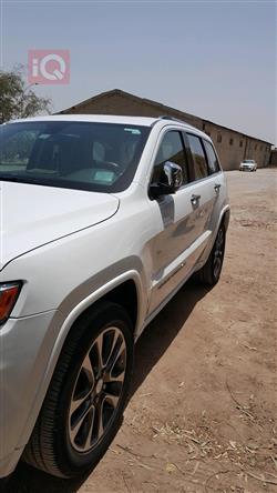 جیپ گراند شیرۆکی